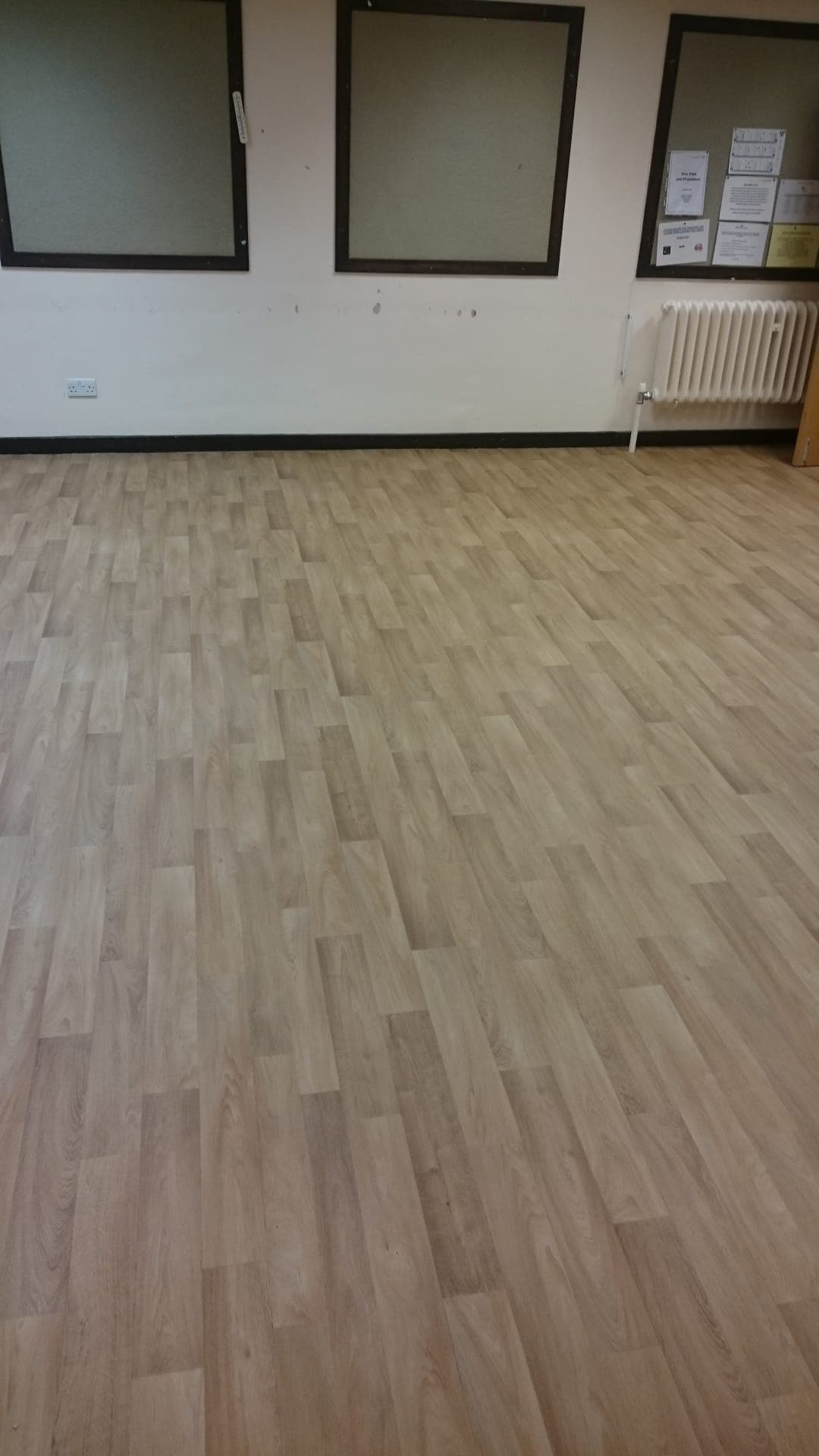 High-gloss epoxy finish across Nottingham retail back-of-house